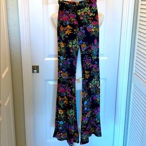 Vintage Spell & The Gypsy Queen Bells